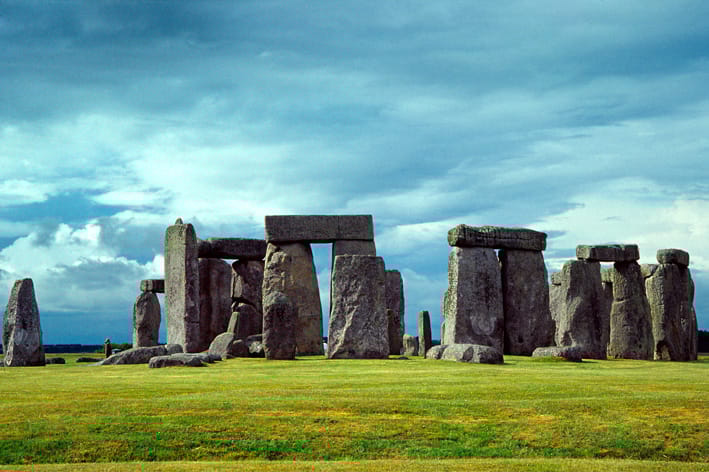 Megbabonázza az autósokat a Stonehenge