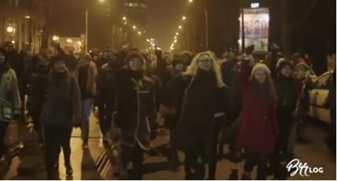 Össztánc - előkerült az eddigi legjobb videó a bukaresti tüntetésről