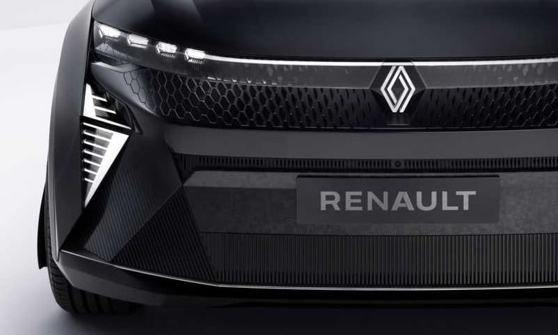 Merőben új dizájn a felfrissített Renault Clión, itt az első kémfotó