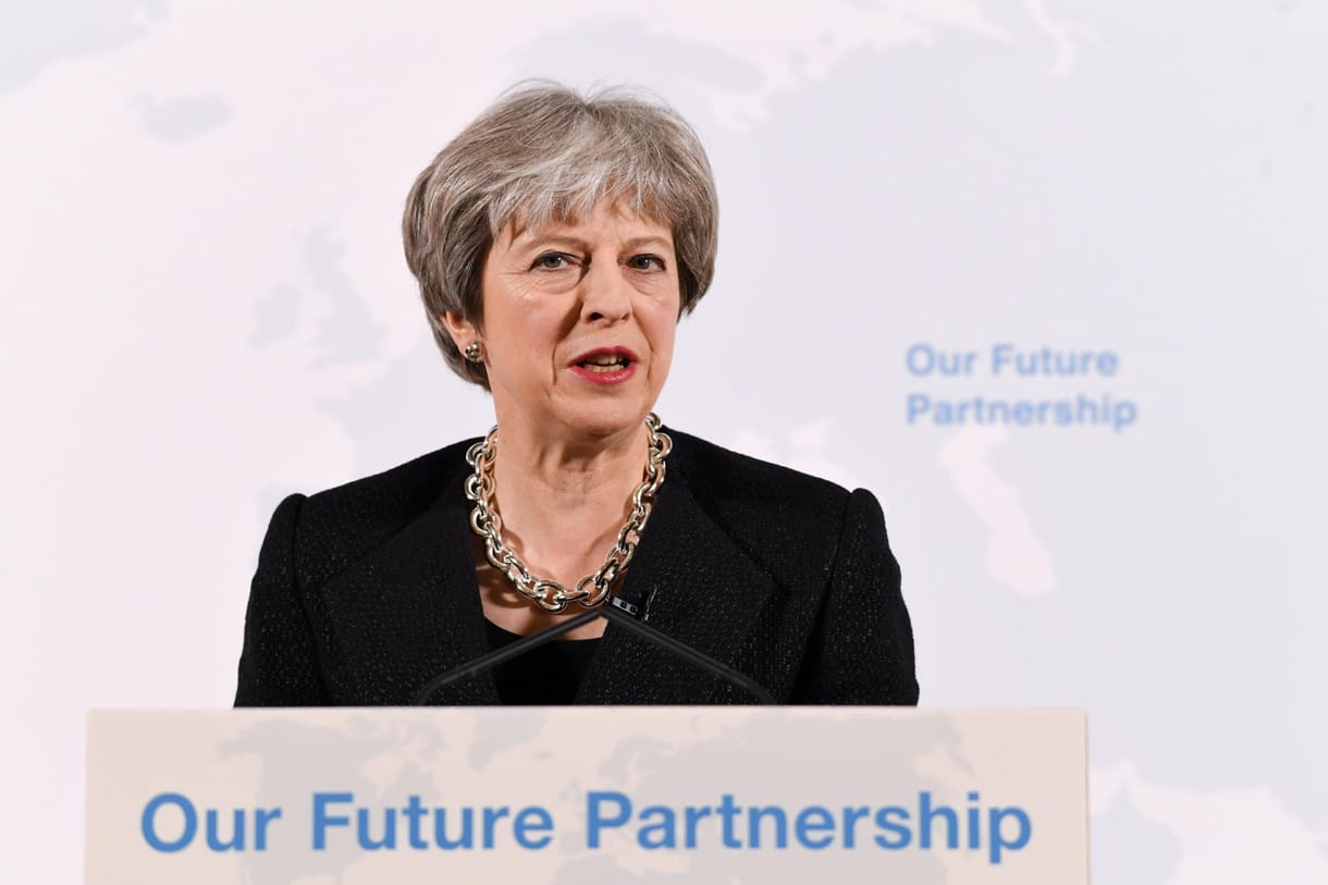 Megdicsérte a brit kormányfőt az EU Brexit-felelőse