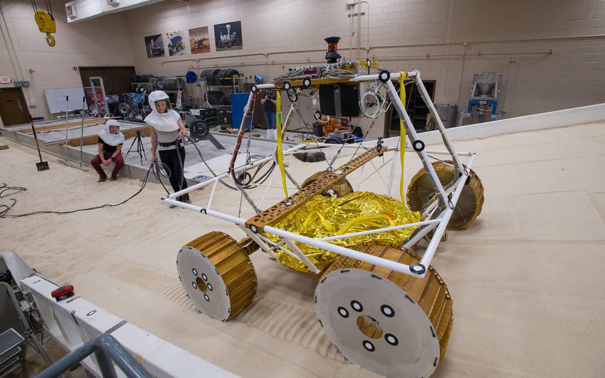 Már teszteli a NASA a holdjárót, ami vizet keres a Holdon