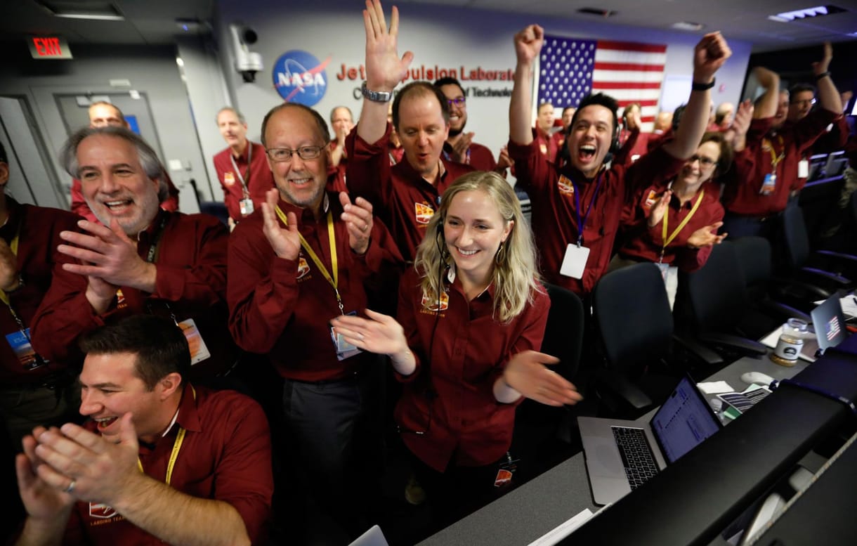 Hogy mit éreztek a NASA emberei, amikor az InSight leszállt a Marson? Mutatjuk – fotók, videó