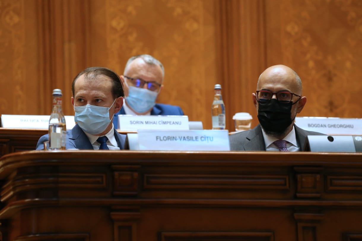 Románia káoszban, miután megbukott az RMDSZ-részvételű kormány