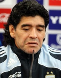 Maradonáék agresszív kapusát 17 mérkőzésre eltiltották