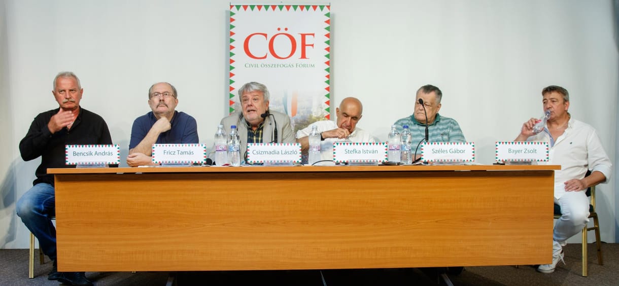 Öt aktivistával követelte Brüsszeltől a pedagógusok bérrendezését a CÖF