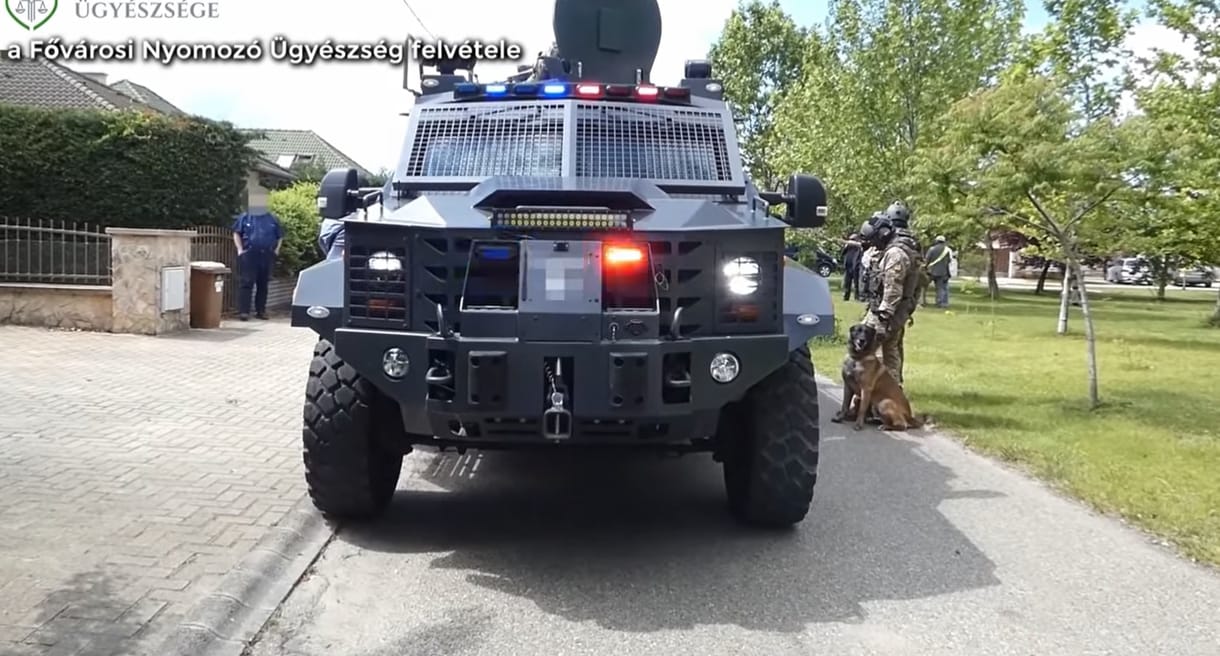 A terrorcselekménnyel vádolt magyar iszlamista elismerte, hogy csetelt, de ezt nem tartja bűncselekménynek