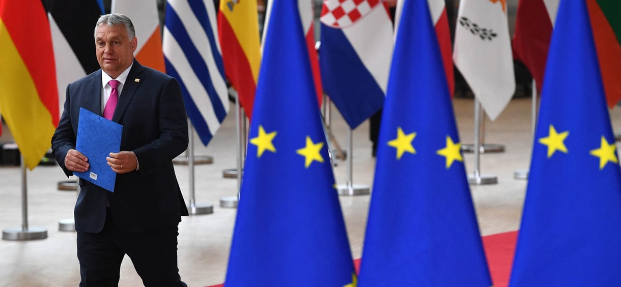 1 millió lövedék Ukrajnának, globális problémák és Kína: Érkeznek a vezetők az Európai Tanácsba