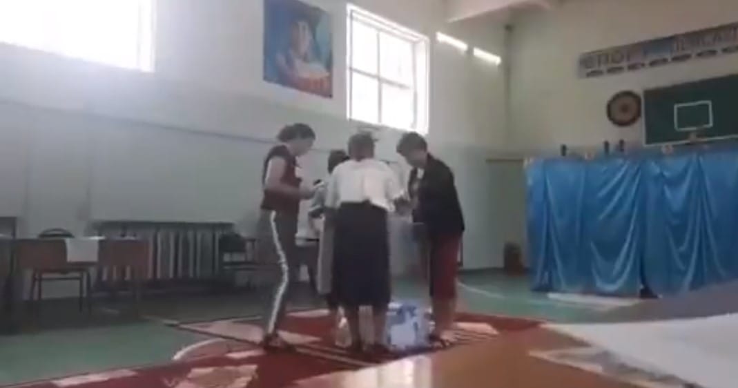 Elég vad videók terjednek a kazah választási csalásokról