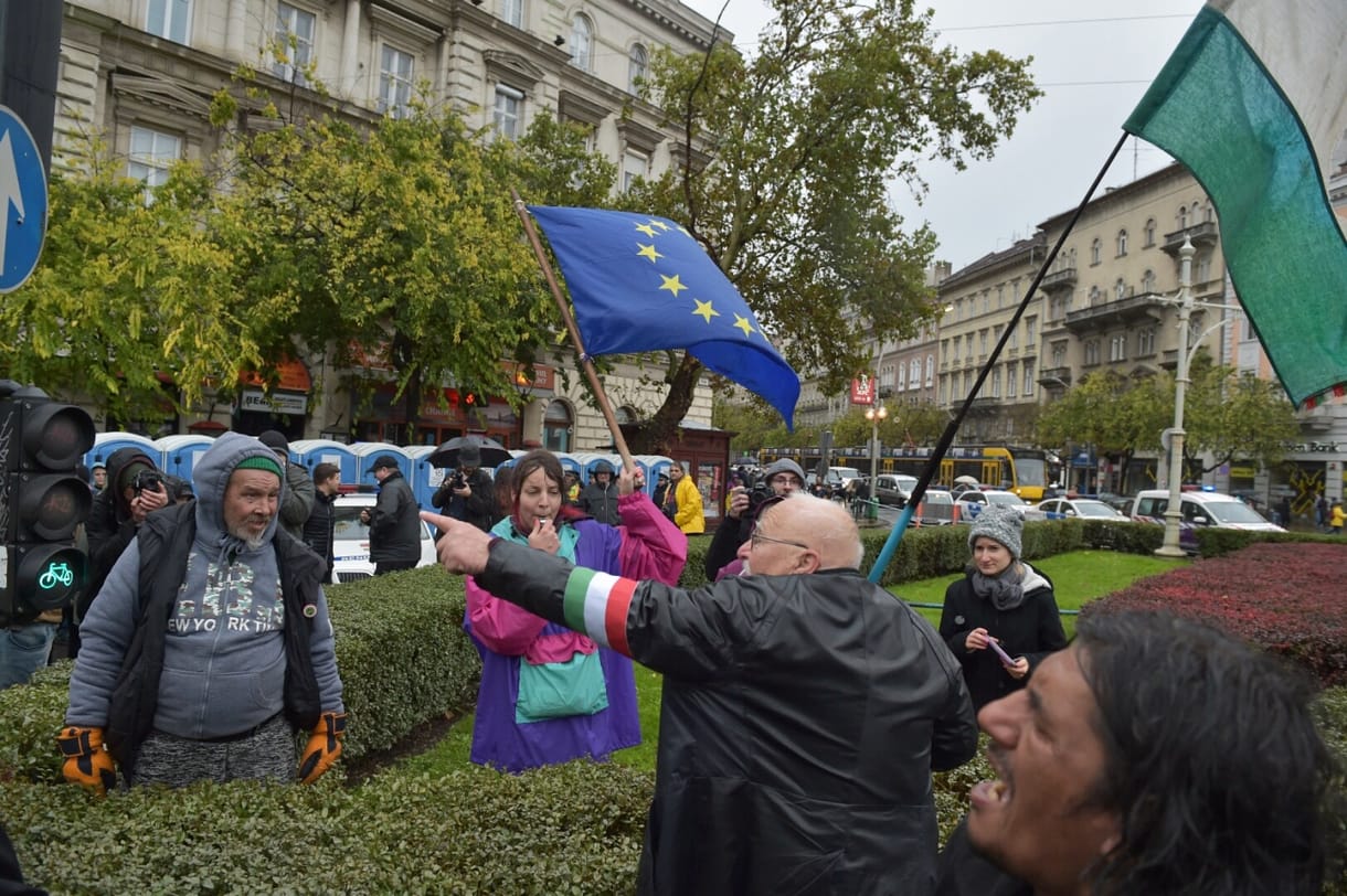 Megtámadtak egy újságírót Orbán beszéde után