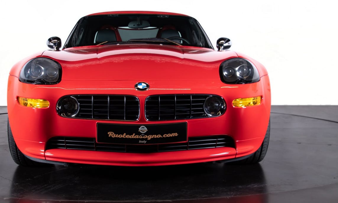 17 éves, de csak 16 ezer kilométert futott BMW Z8 várja új gazdáját