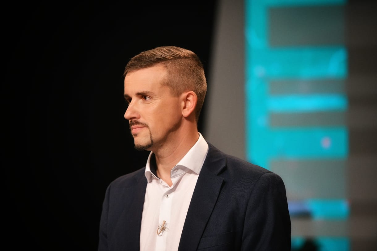 Titokban videózta, házasságtöréssel vádolja a Bors Jakab Pétert, aki perel
