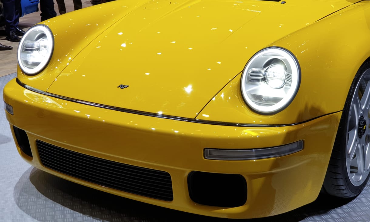 Üléspróbát vettünk a 80-as évekbe visszarepítő, szupermodern Porschéban