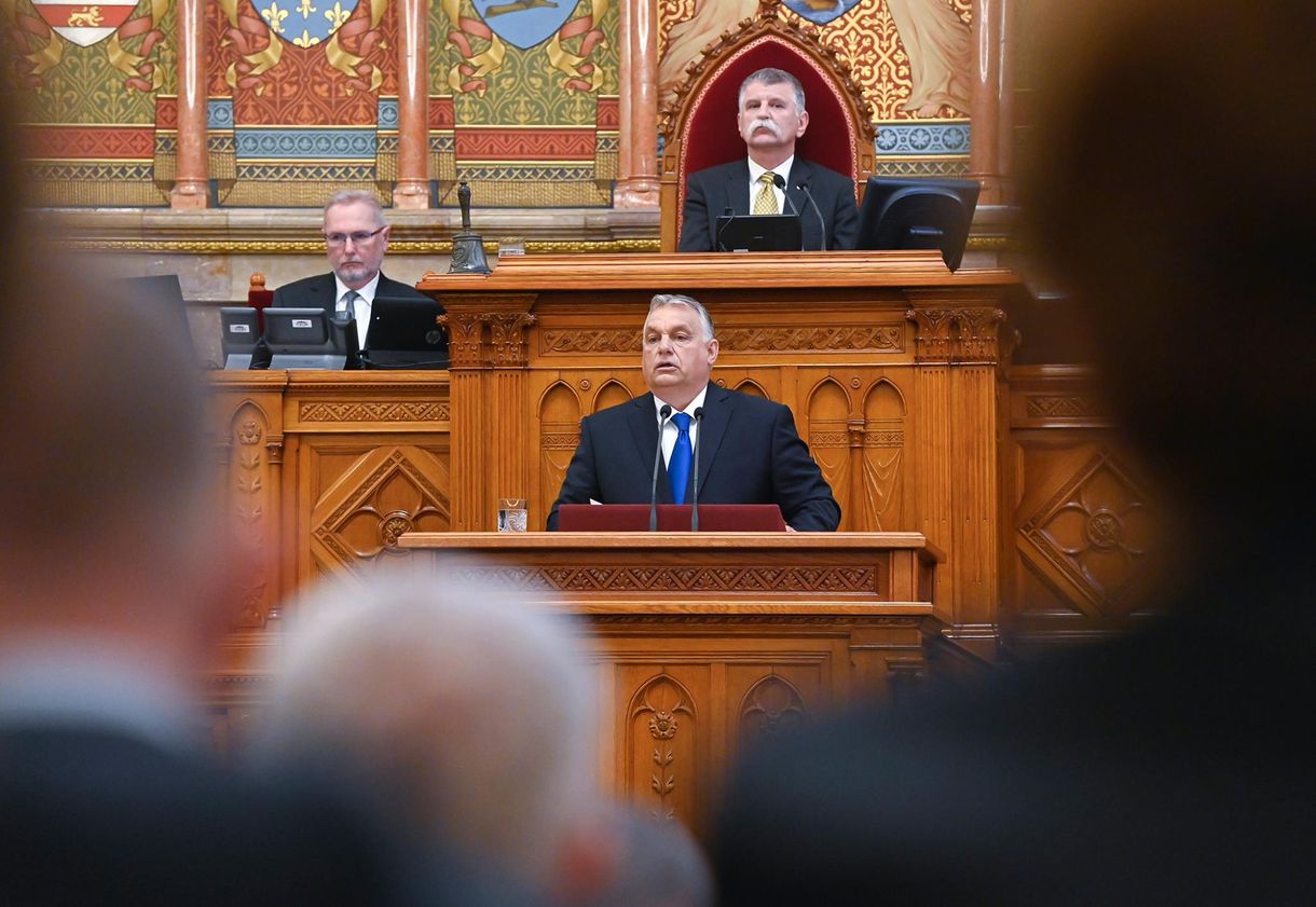 Orbán igen szavazatával olyat tett az Országgyűlés, amit még sosem: Alkotmánybíróságon támadott meg egy törvényt