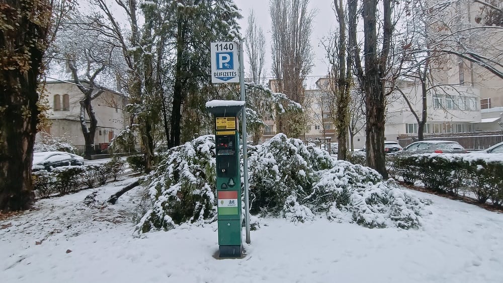Leginkább Pest megyében és a Dunántúlon okozott nagy gondot a hó