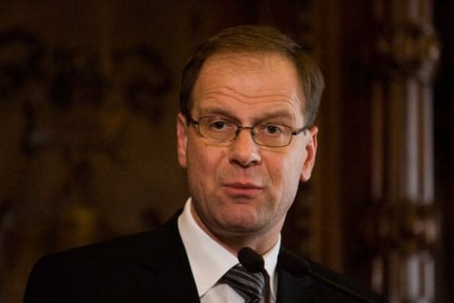 Breaking: a kormány vállalja a felelősséget az euróárfolyamért