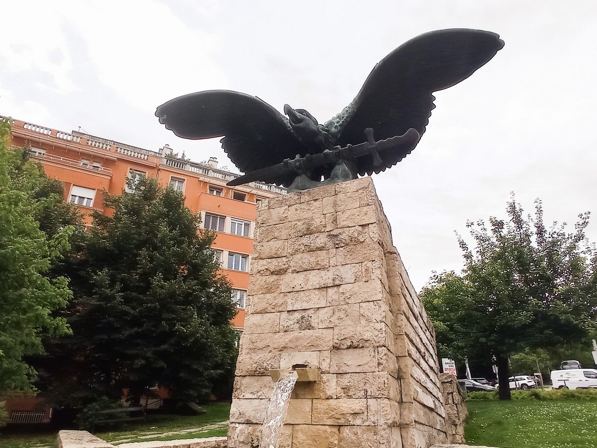 Megszüntette a bíróság a turulszobor ideiglenes védettségét