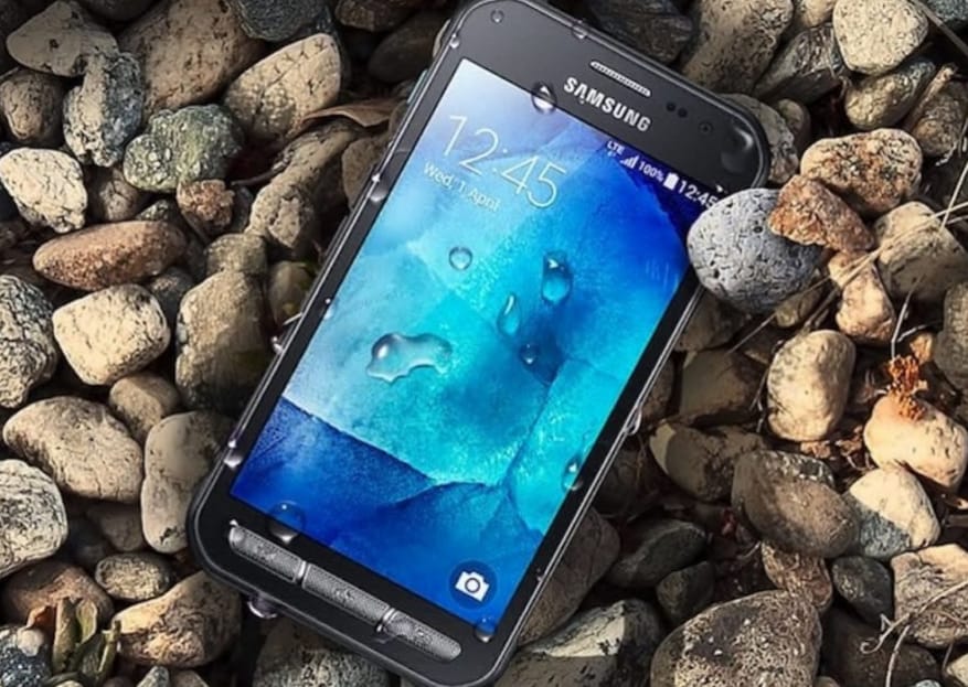Katonai tűrőképesség: új telefont jelentett be a Samsung
