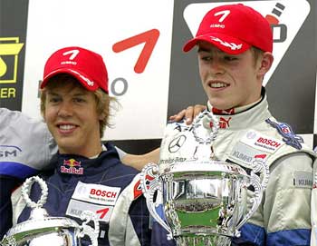 Vettel hozná a haverját is a Forma-1-be