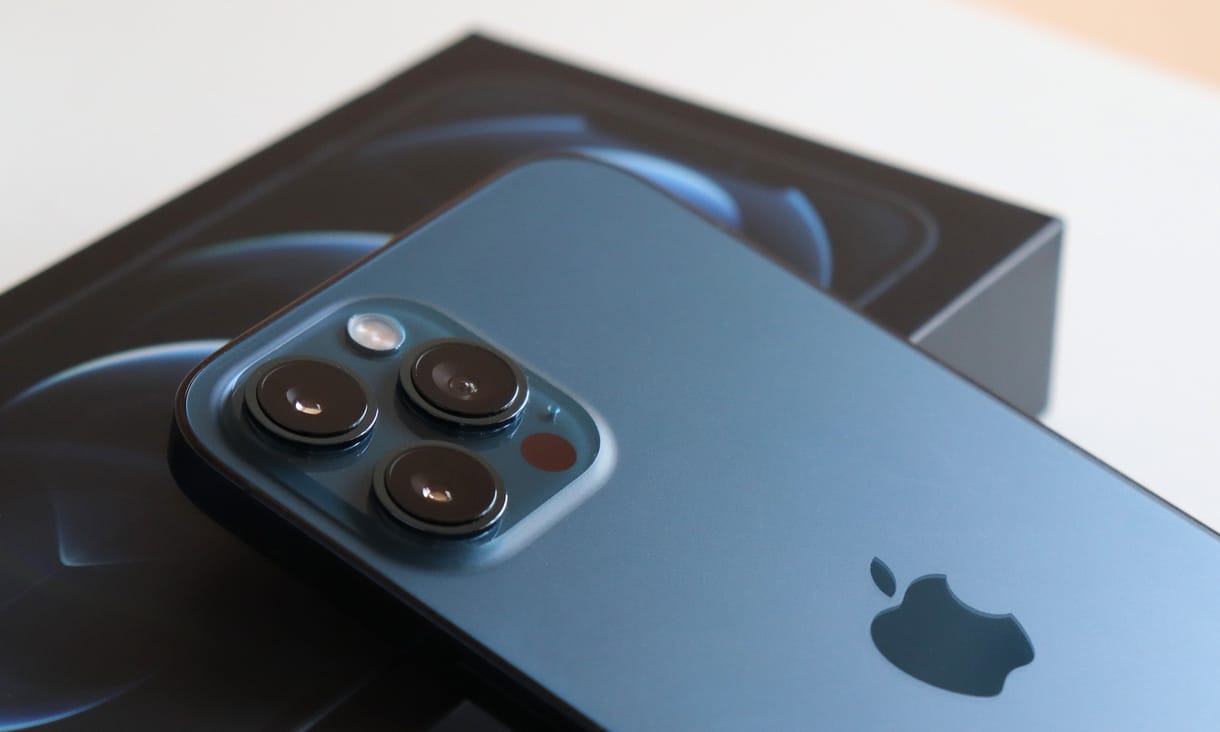 Hiába van kikapcsolva egy iPhone, úgy is lehet vírust küldeni rá – állítják kiberkutatók