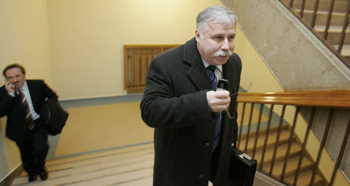 Pintér a politikusokra bízná, mi lesz nyilvános a Laborc-Portik kapcsolatból