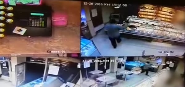 Videó: Pár pillanat alatt rabolt ki ez a fegyveres egy budai pékséget tegnap este