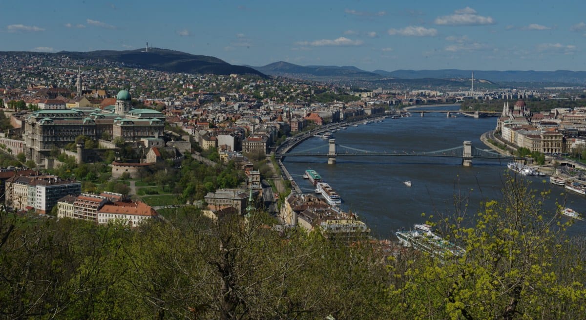 Díjemelésekről dönthet ma a főváros