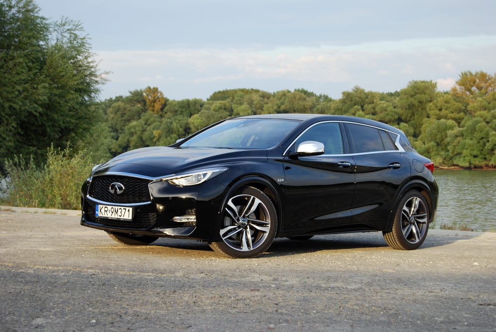 Infiniti Q30 Sport - galéria