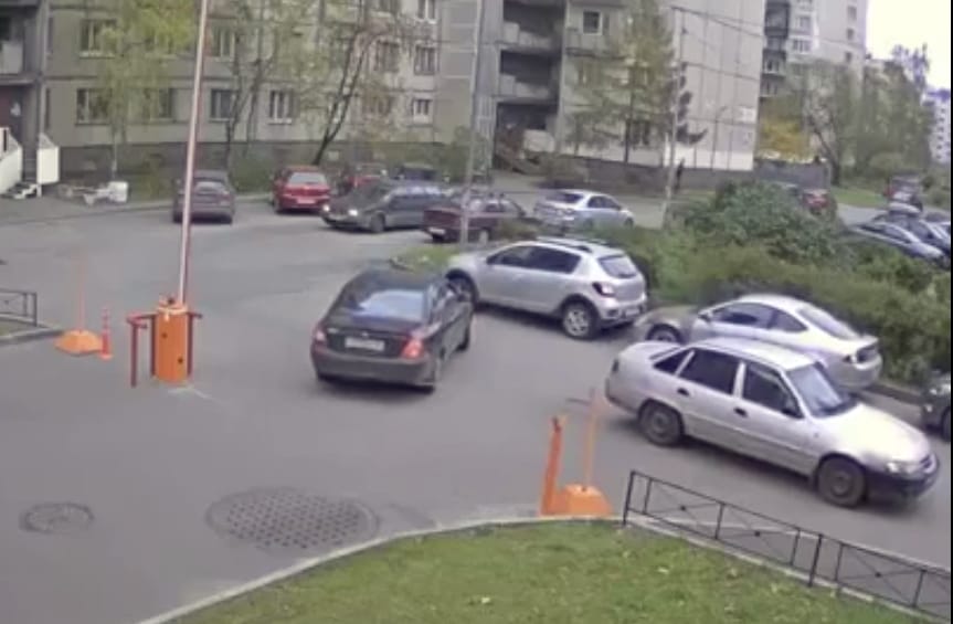 El akarták vontatni a lerobbant autót, de bár ne tették volna – videó