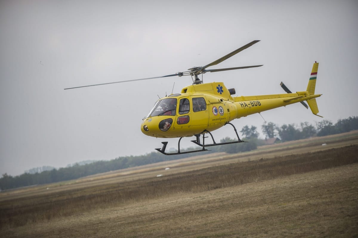 Mentőhelikopter az M5-ösön, hatalmas dugó alakult ki