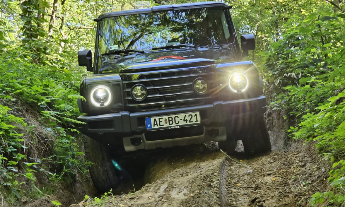 Gránátos kocka: terepen izzasztottuk meg a BMW motoros kőkemény új terepjárót, az Ineos Grenadiert