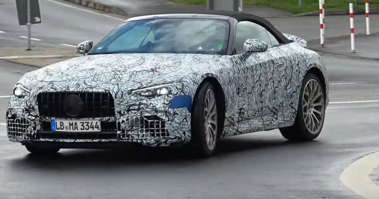 Budapesten is felbukkant álcafóliázva egy új Mercedes-AMG SL