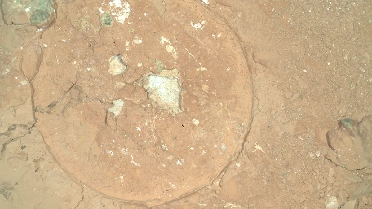 Zöldes képződményre bukkant a NASA a Marson