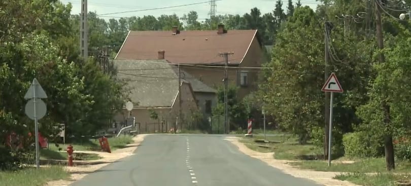 Kétszer egysávos út épülne Gyúrón, tiltakoznak a helyiek