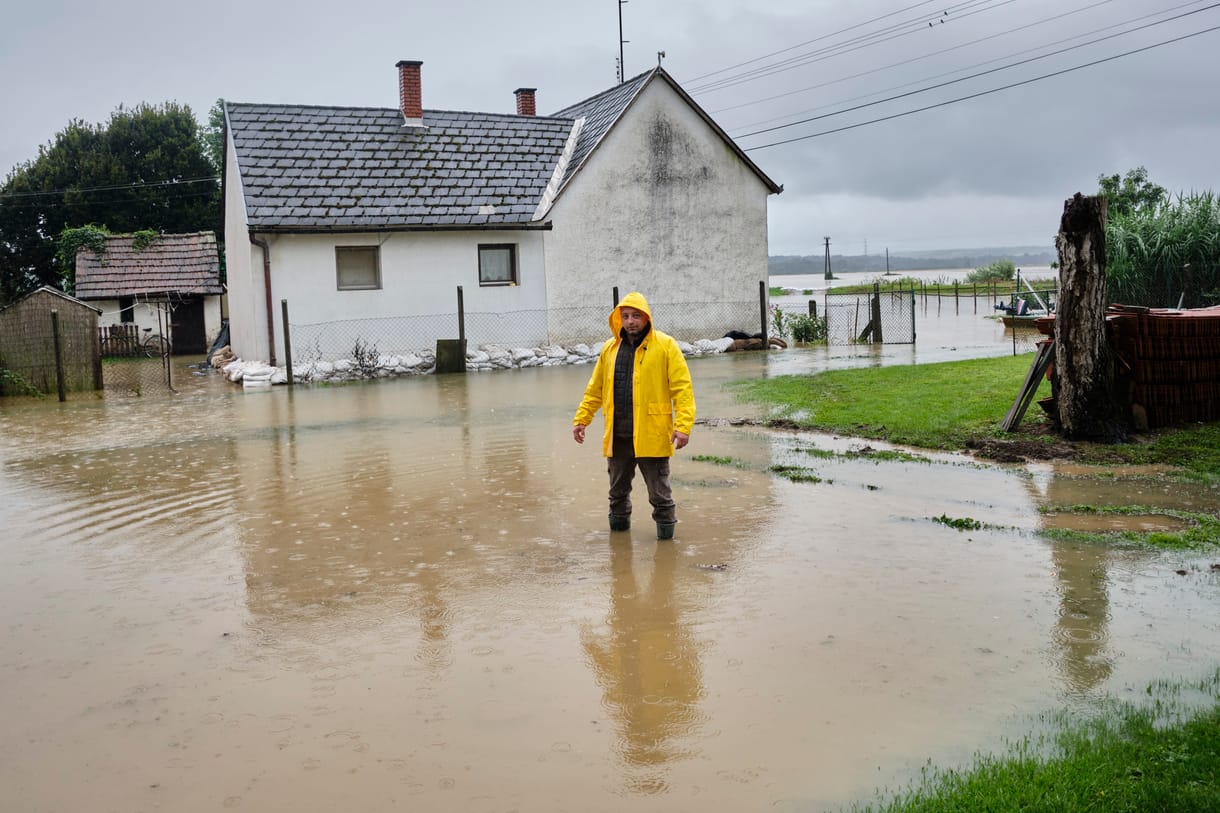 Küzdenek a vízzel Vas megyében: a Rába árad, villámárvizek, belvizek vannak az esők miatt