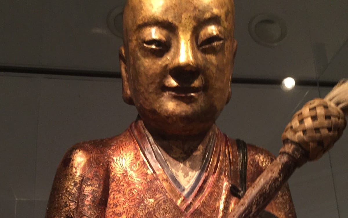 Folytatódik a lopott Buddha-szoborba bújt szerzetes zűrös útja
