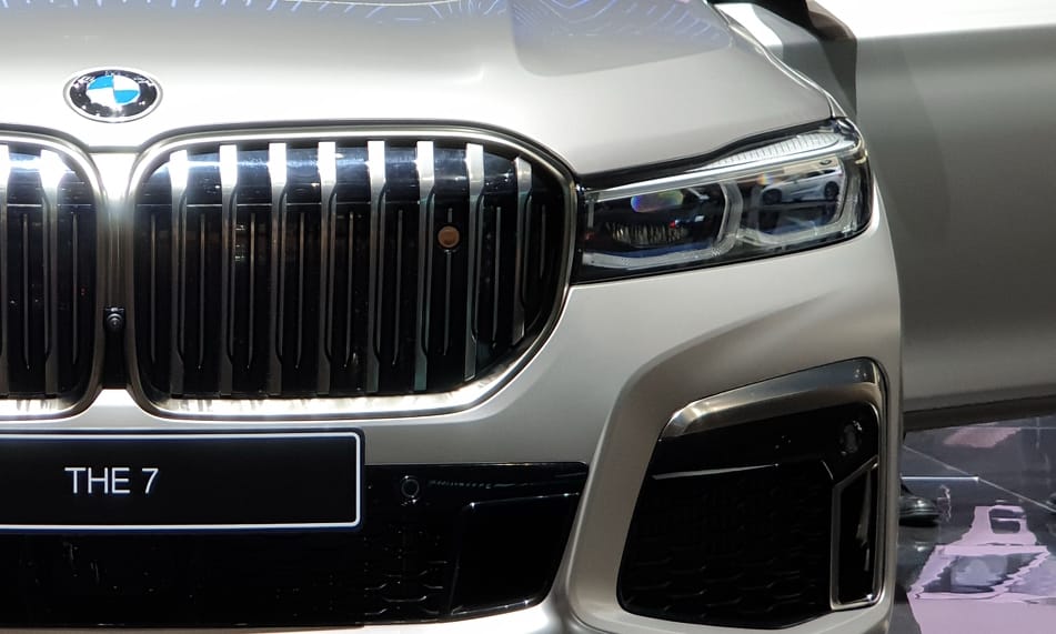1440 kilométer egy tank gázolajjal, ezt tudja a dízel 7-es BMW – videó