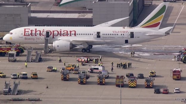 Kigyulladt egy Dreamliner a Heathrow reptéren - fotók
