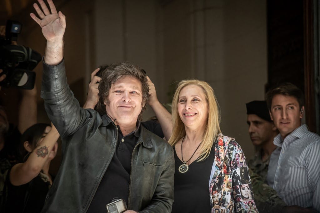 A szélsőjobboldali Javier Milei nyerte az argentin elnökválasztást, Donald Trump már gratulált is neki