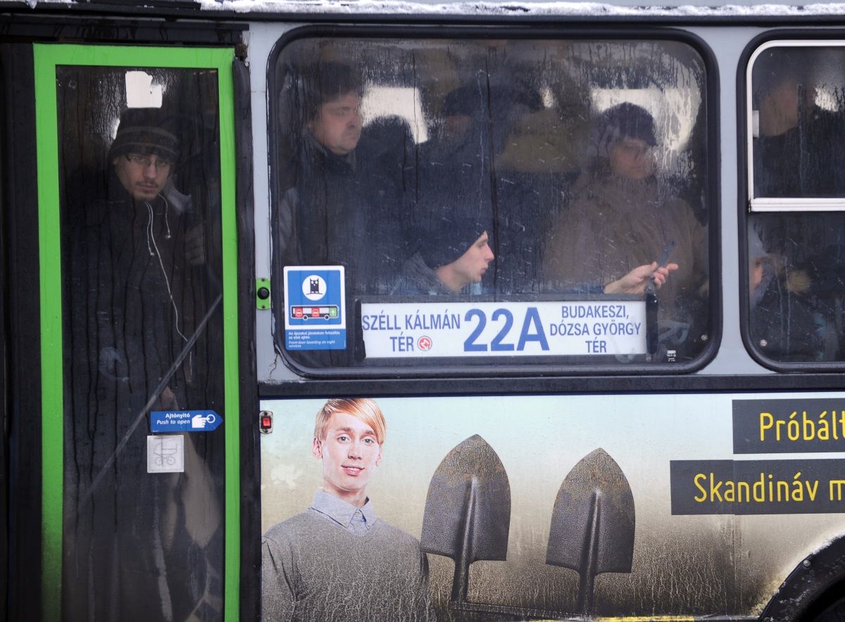 Jól jár, ha tömegközlekedik szilveszter éjjel Budapesten