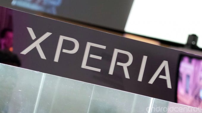 Egy 20 megapixeles és egy óriásmobil jöhet a Sonytól