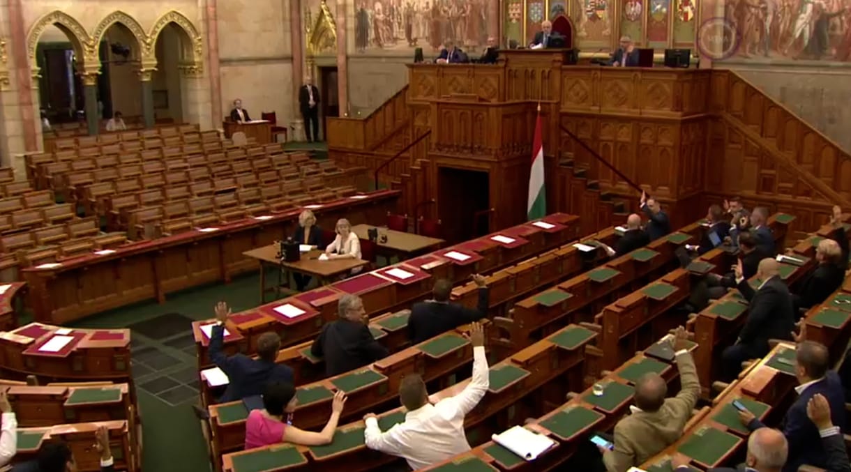 Most egy fideszes sem kiabált közbe, amikor Gyurcsány züllött kormányról beszélt a Parlamentben