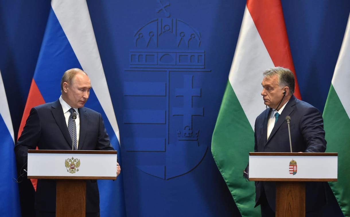 Bloomberg: Nem szabad, hogy Európa bedőljön Putyinnak vagy Orbánnak