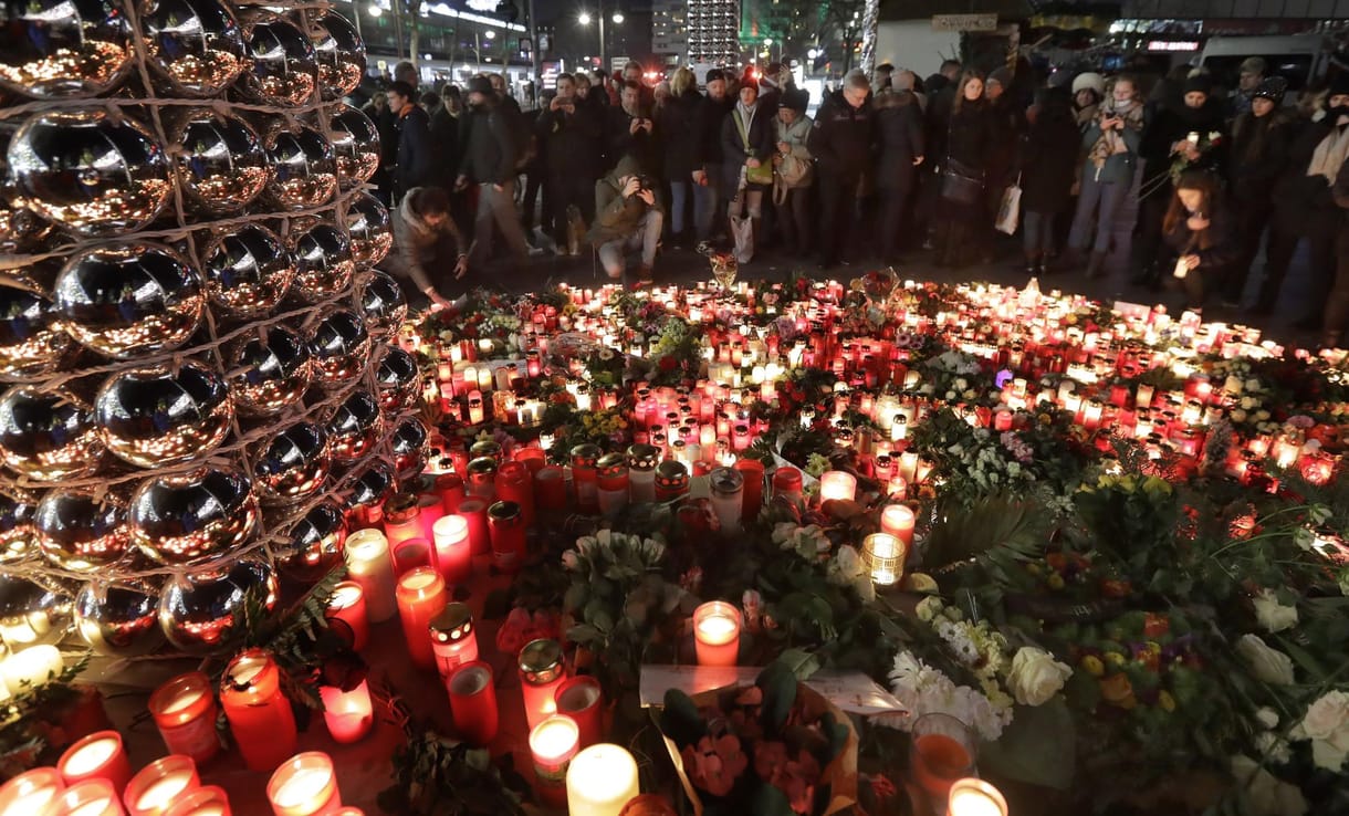 Menekültek vittek virágot a berlini vásárhoz - fotók