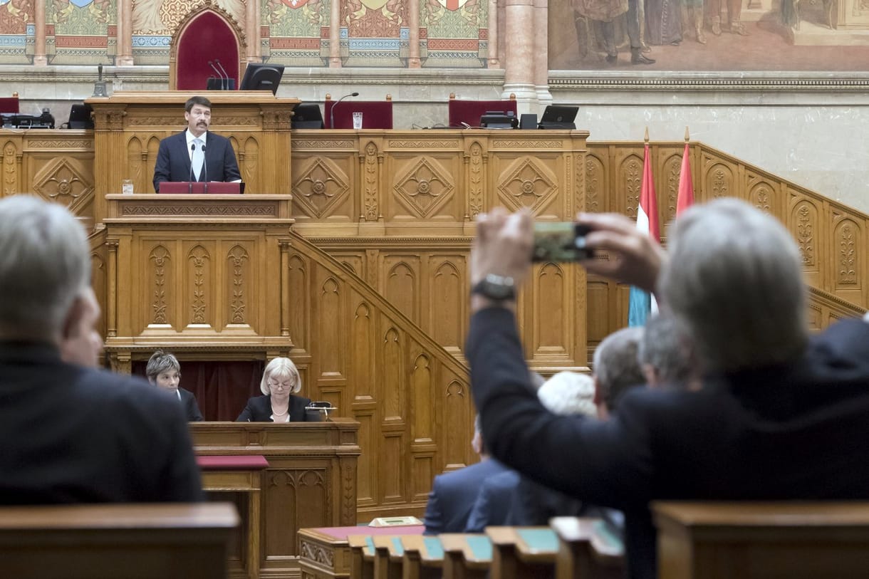 Áder bocsánatot kért a választáson történtek miatt