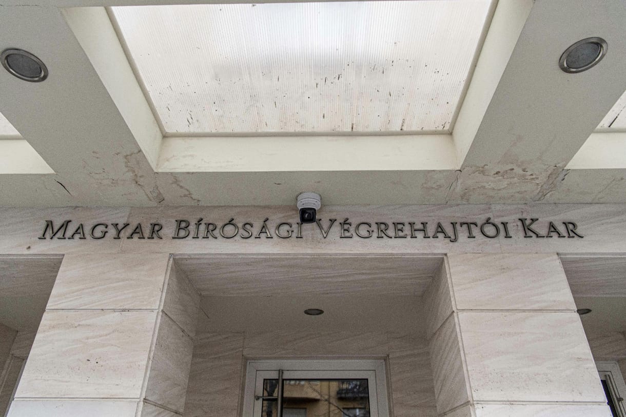 Rogán-közeli és más NER-es cégekhez szórt ki százmilliókat a végrehajtói kar Schadl idejében