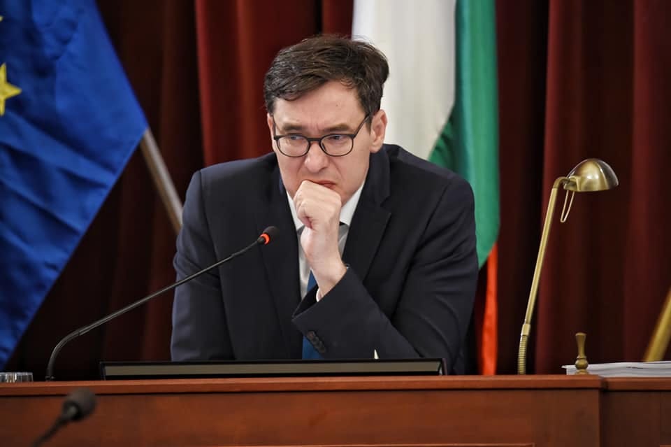 A mindenre felhatalmazott kormány mindent elvett volna Karácsony Gergelytől, de most mégsem teszi