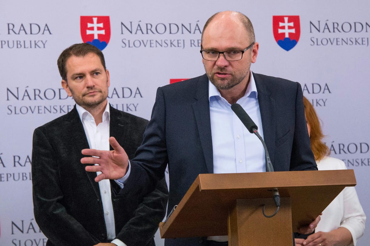Fico visszatérésre készül Szlovákiában a széteső koalíció láttán