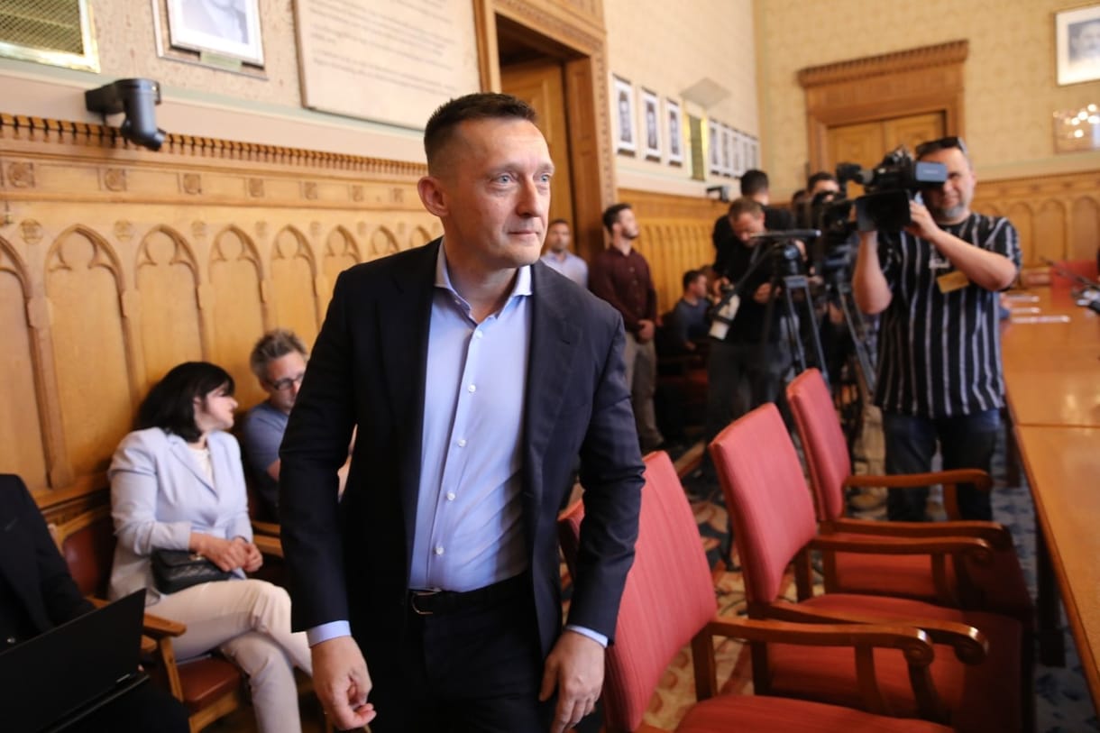 Rogán mindkét jelöltjét támogatja a nemzetbiztonsági bizottság a titkosszolgálatok élére