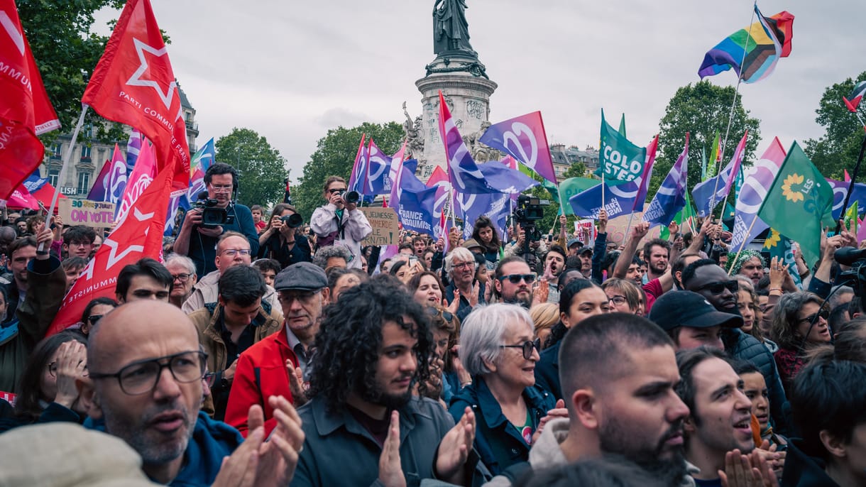 Százezrek tüntettek Franciaországban a szélsőjobboldali Nemzeti Tömörülés ellen