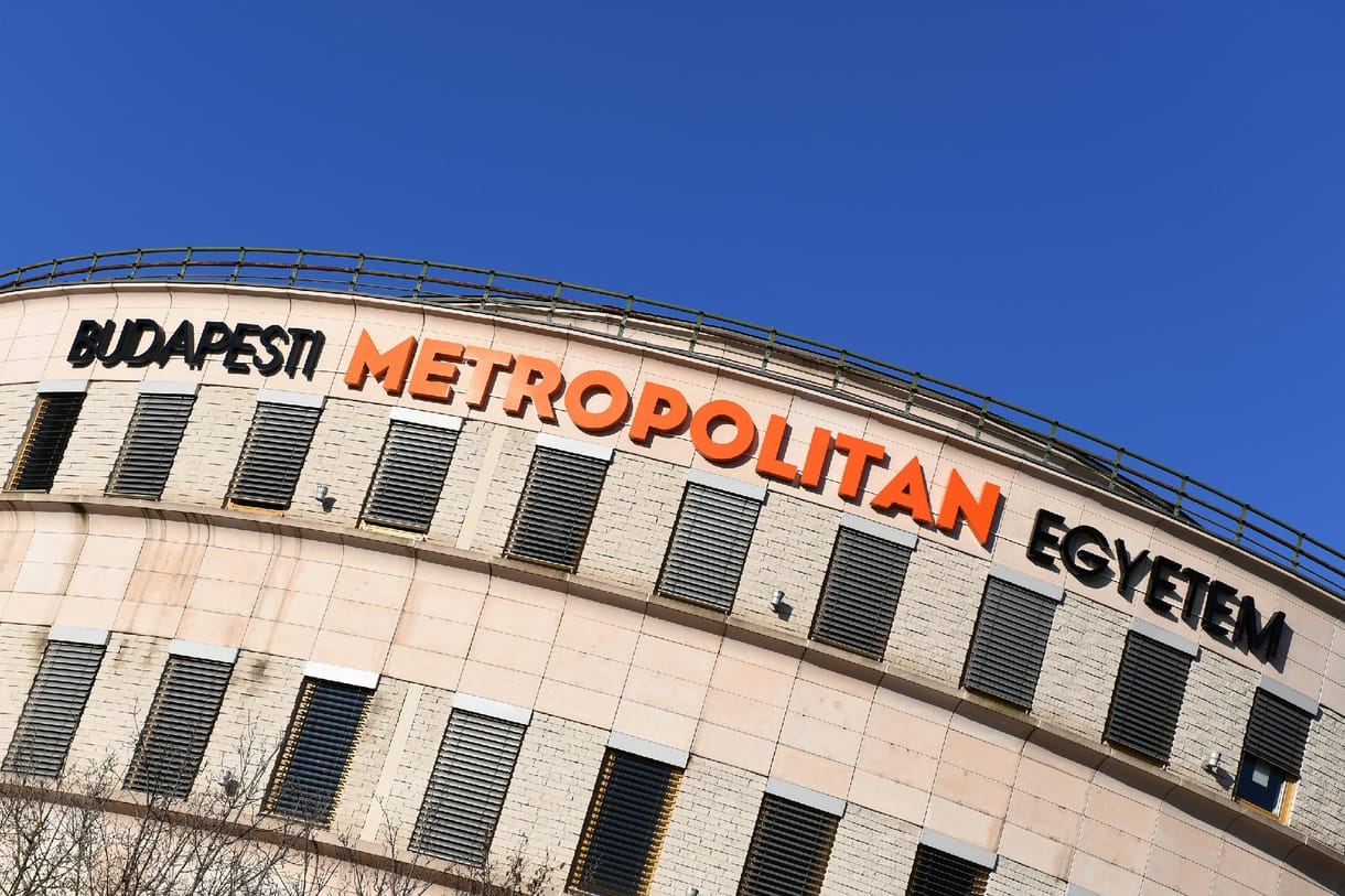 Veszélybe került az összematolcsyzott Metropolitan Egyetem